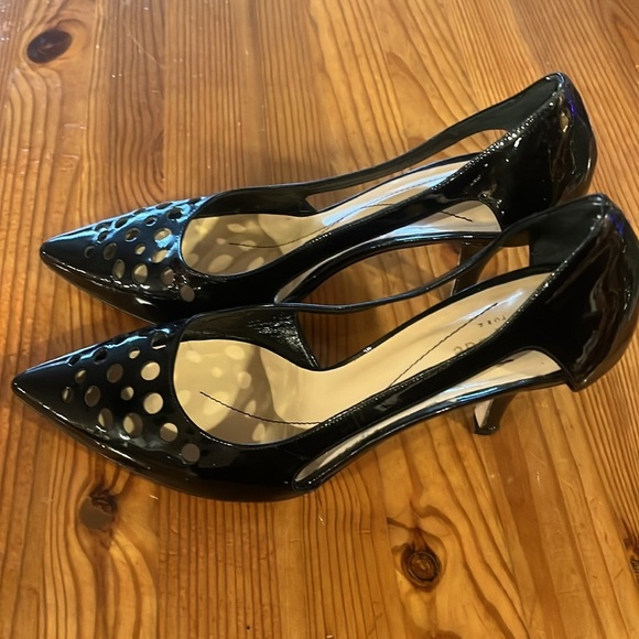 Kate Spade Perforated Patent Leather Sling Back Point Toe Kitten Heels Italy 7.5 - Picture 5 of 11
